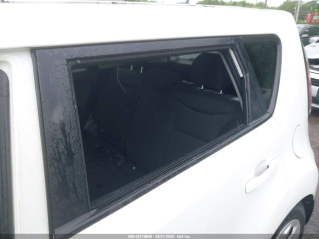 KNDJN2A21E7035808 KIA Soul !