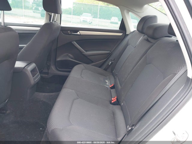 1VWAS7A36FC022590 Volkswagen Passat 1.8t S