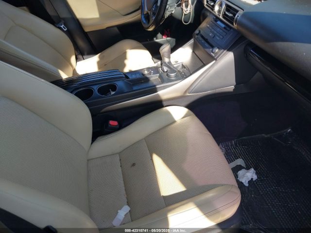 2016 LEXUS IS 200T JTHBA1D22G5025291 Photo 4