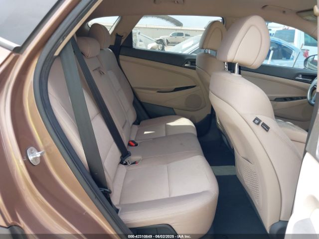 KM8J23A49GU105622 Hyundai TUCSON SE
