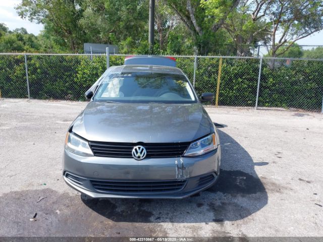 3VW2K7AJ3EM221290 Volkswagen Jetta 2.0l S