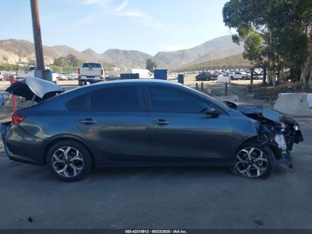 3KPF24AD0ME329971 KIA Forte Lxs