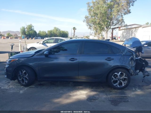 3KPF24AD0ME329971 KIA Forte Lxs