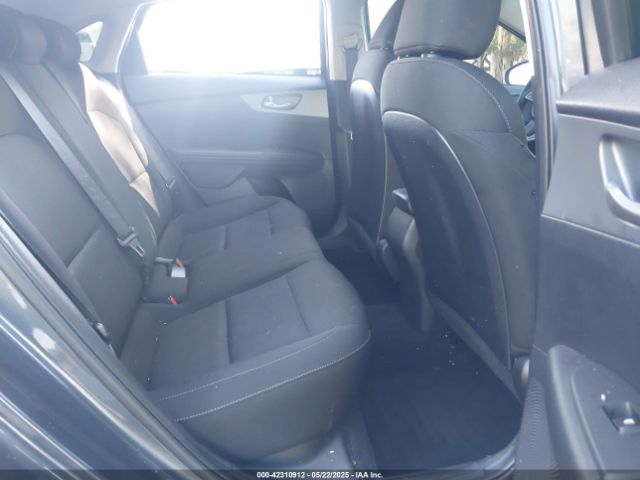 3KPF24AD0ME329971 KIA Forte Lxs