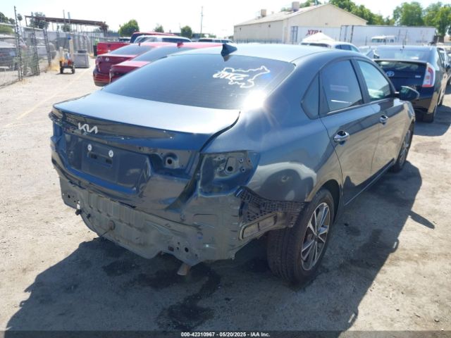 3KPF24AD4NE477980 KIA Forte Lxs