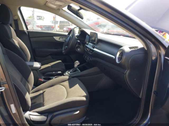 3KPF24AD4NE477980 KIA Forte Lxs