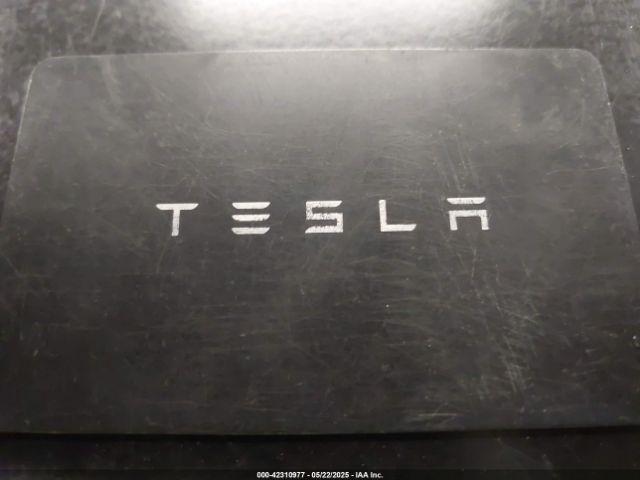 5YJ3E1EB9NF167142 Tesla 2022
