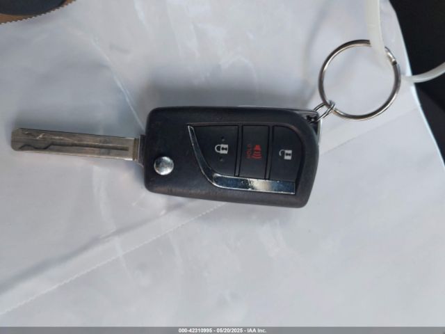 JTMH1RFV7KD027991 Toyota RAV4 LE
