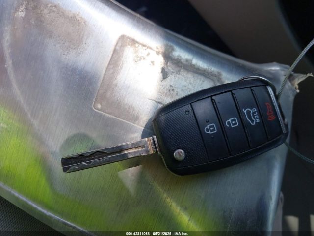 KNDMB5C18F6020614 KIA SEDONA LX