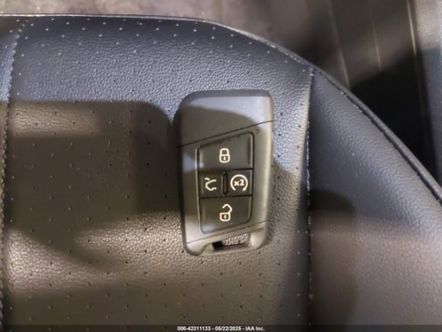 3VVMB7AX6RM135219 Volkswagen Tiguan 2.0t Se/2.0t Wolfsburg Edition