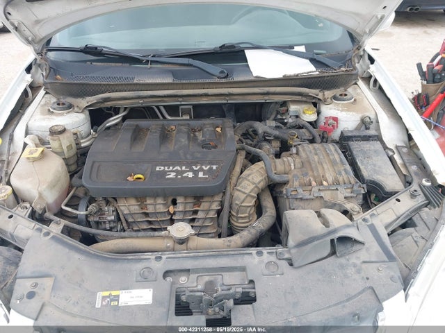 Chrysler 200 LX 2014 1C3CCBAB8EN231002 Image 10