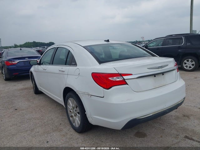 Chrysler 200 LX 2014 1C3CCBAB8EN231002 Image 6