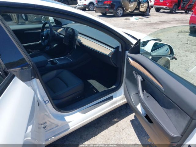 2023 TESLA MODEL 3 5YJ3E1EA6PF550594 Photo 4