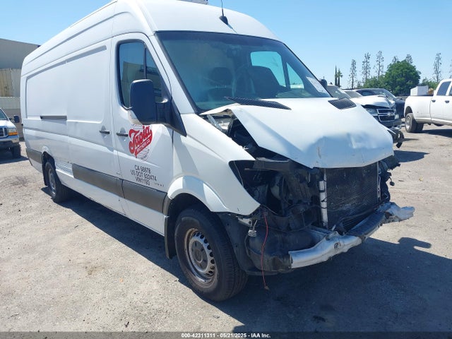 42311311 :رقم المزاد ، WD3PE8CDXGP180676 vin ، 2016 Mercedes-benz Sprinter 2500 High  Roof/high Roof مزاد بيع