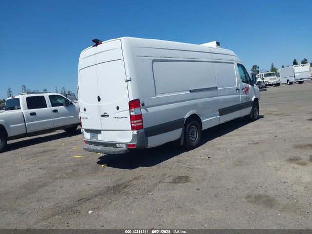 42311311 :رقم المزاد ، WD3PE8CDXGP180676 vin ، 2016 Mercedes-benz Sprinter 2500 High  Roof/high Roof مزاد بيع