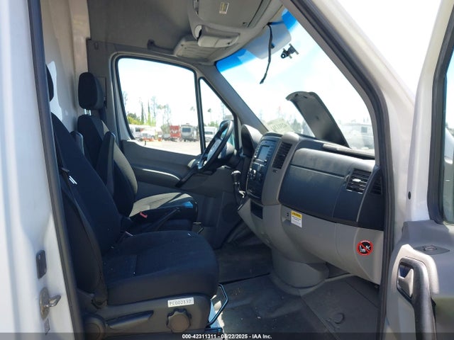 42311311 :رقم المزاد ، WD3PE8CDXGP180676 vin ، 2016 Mercedes-benz Sprinter 2500 High  Roof/high Roof مزاد بيع