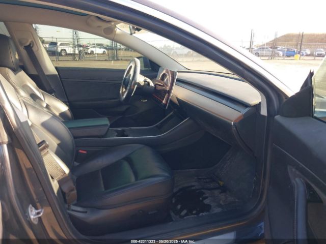 5YJ3E1EAXLF630555 Tesla 2020