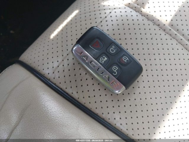 2015 JAGUAR XJ SAJWJ2GD2F8V90256 Photo 10