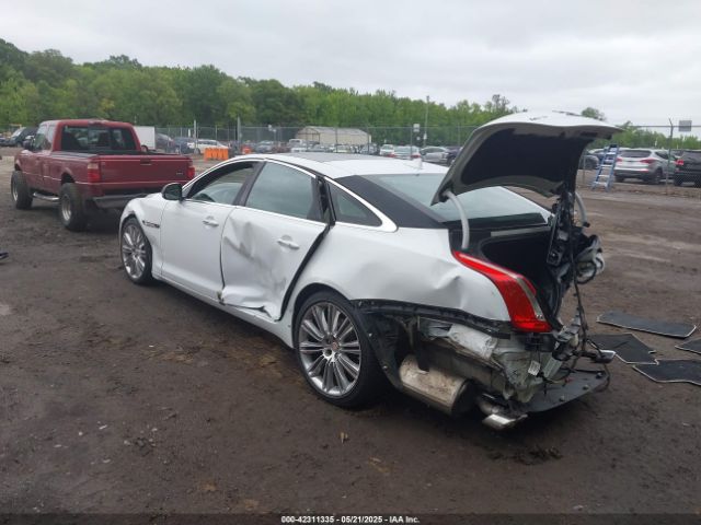 2015 JAGUAR XJ SAJWJ2GD2F8V90256 Photo 2