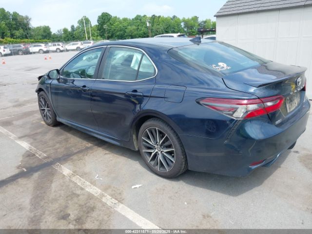 2021 TOYOTA CAMRY 4T1G11AK2MU518543 Photo 2