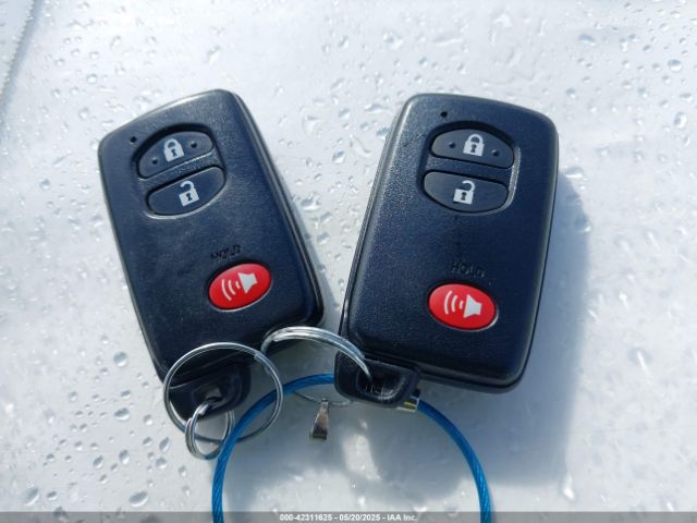JTDZN3EU5GJ047292 Toyota Prius V Five/four/three/two