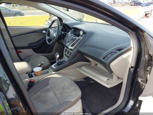 1FADP3F25EL304461 Ford FOCUS SE