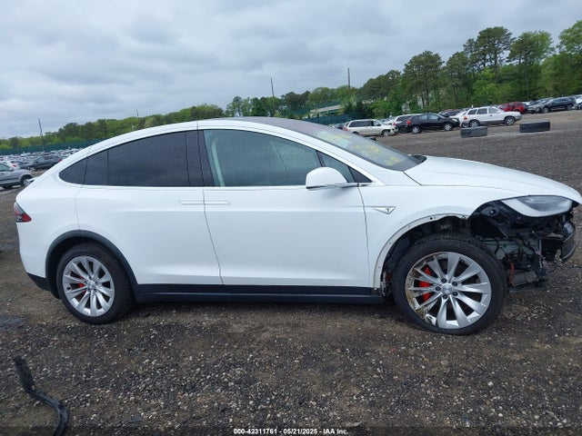 Tesla 2016 2016 5YJXCBE4XGF013718 Image 14
