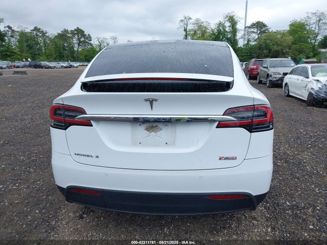 Tesla 2016 2016 5YJXCBE4XGF013718 Image 17