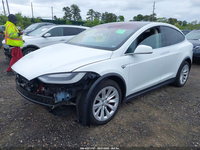 Tesla 2016 2016 5YJXCBE4XGF013718 Image 2