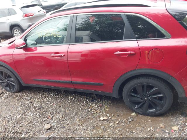 KNDCC3LC1K5262689 KIA Niro S Touring