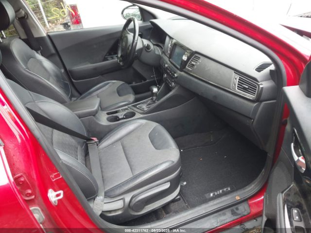 KNDCC3LC1K5262689 KIA Niro S Touring