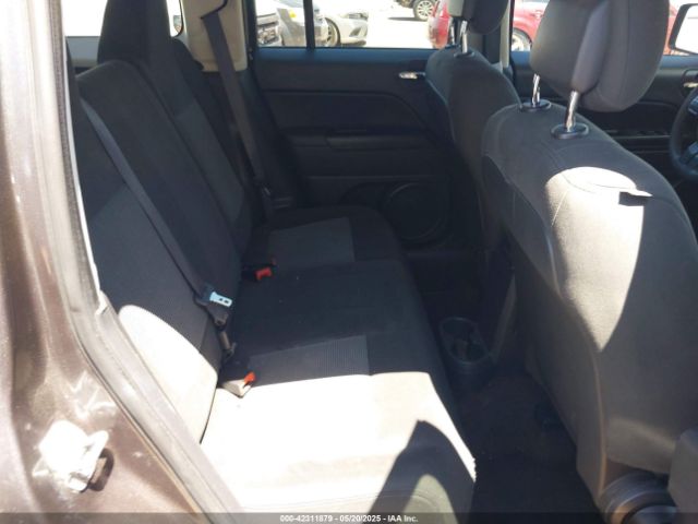 1C4NJPBB1GD800898 Jeep Patriot Sport