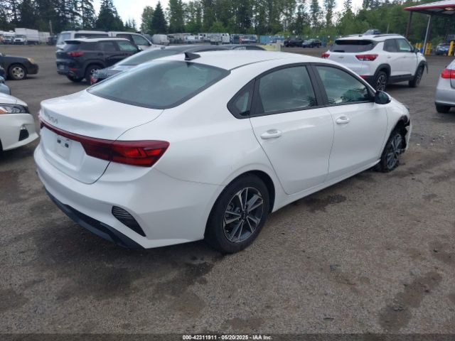 3KPF24AD2RE768435 KIA Forte Lxs