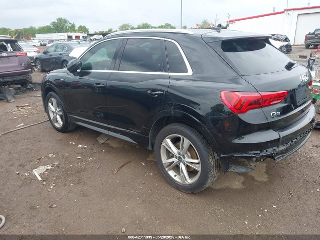 2022 AUDI Q3 WA1EECF30N1089509 Photo 2
