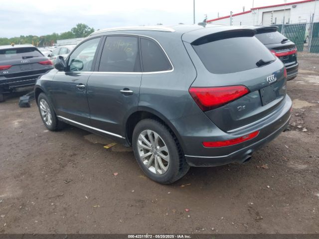 WA1LFAFP0FA043885 Audi Q5 2.0t Premium