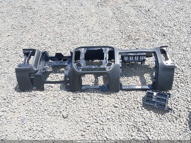 3GTU2UEC3FG220968 GMC l83 - vvt, active fuel management, aluminum