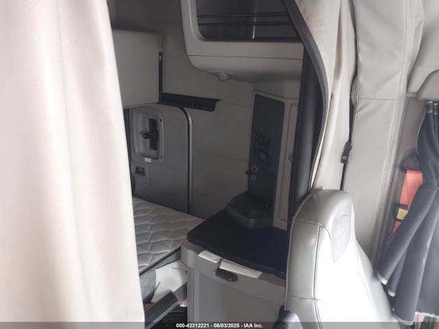 Продажа на аукционе авто 2019 Peterbilt 579, vin: 1XPBDP9XXKD272457, номер лота: 42312221