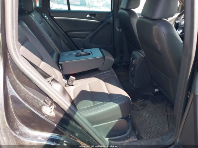 WVGAV7AX0GW074712 Volkswagen Tiguan R-line