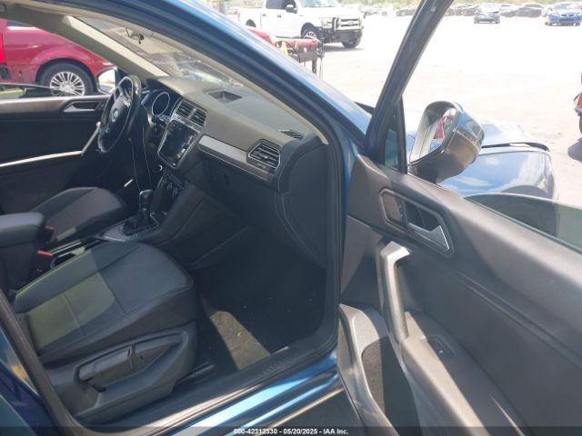 2019 VOLKSWAGEN TIGUAN 3VV3B7AX9KM057438 Photo 4
