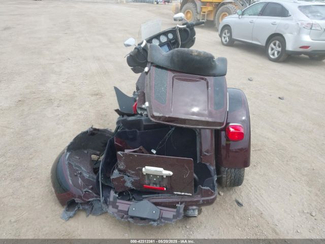 2022 HARLEY-DAVIDSON FLHTCUTG 1HD1MAF10NB853362 Photo 5