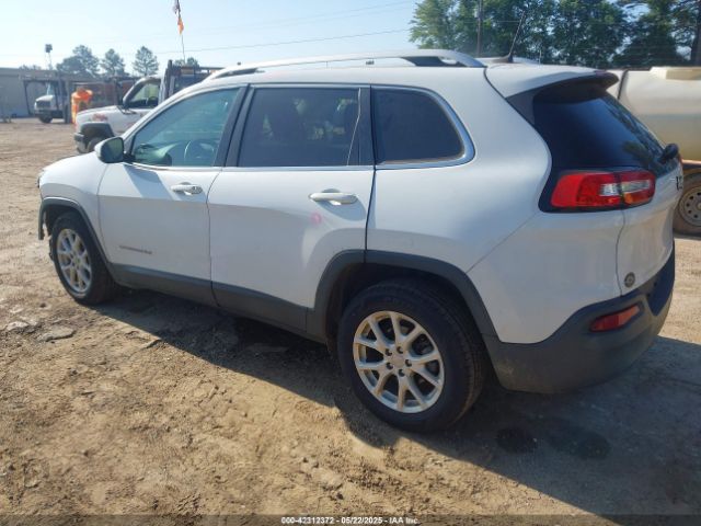 2017 JEEP CHEROKEE 1C4PJLCB7HW640550 Photo 2