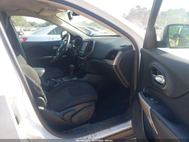 2017 JEEP CHEROKEE 1C4PJLCB7HW640550 Photo 4