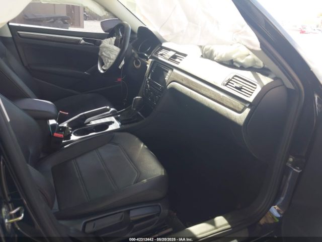 2018 VOLKSWAGEN PASSAT 1VWBA7A37JC030407 Photo 4