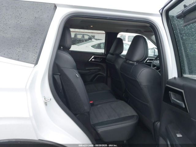 JA4J4VA88RZ014998 Mitsubishi Outlander