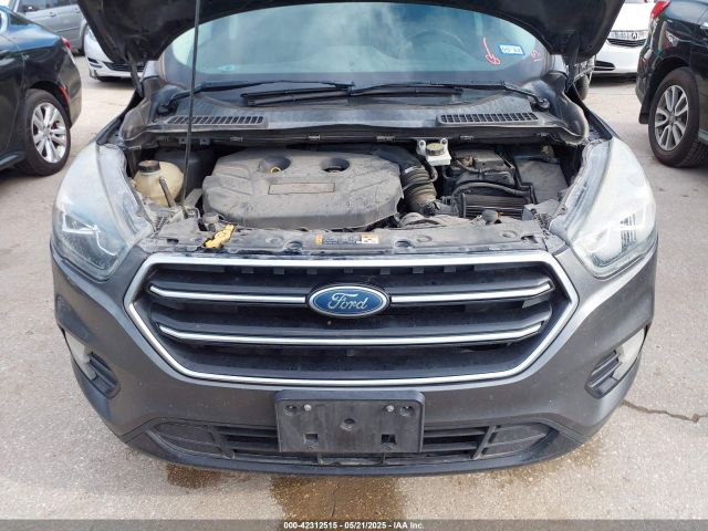 1FMCU0J95HUC34066 Ford Escape Titanium
