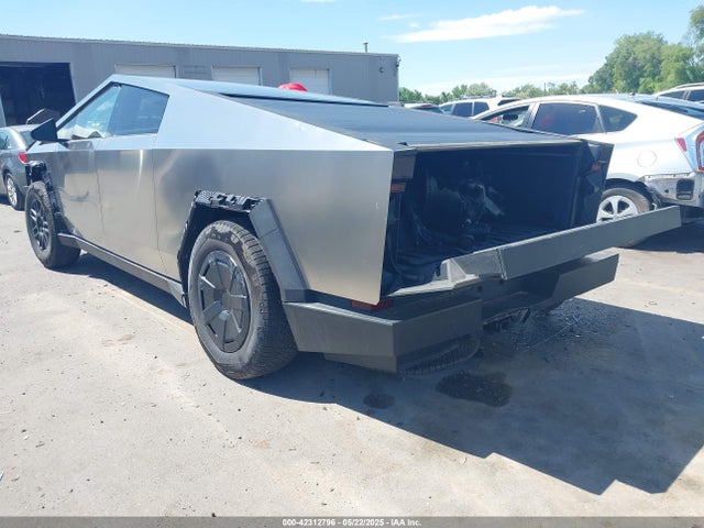 2025 TESLA CYBERTRUCK 7G2CEHED3SA066839 Photo 2