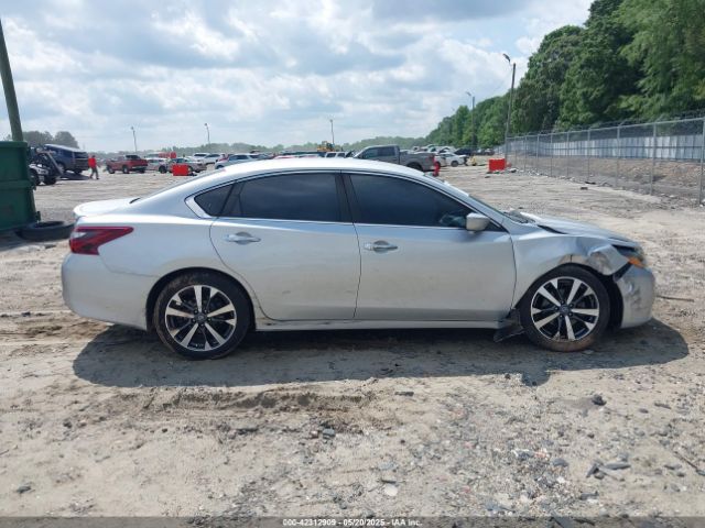 1N4AL3AP8HC257299 Nissan Altima 2.5 Sr