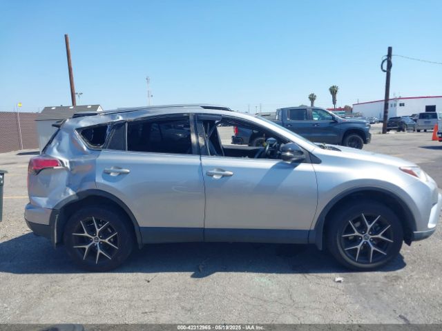 JTMNFREV1JJ195728 Toyota RAV4 SE