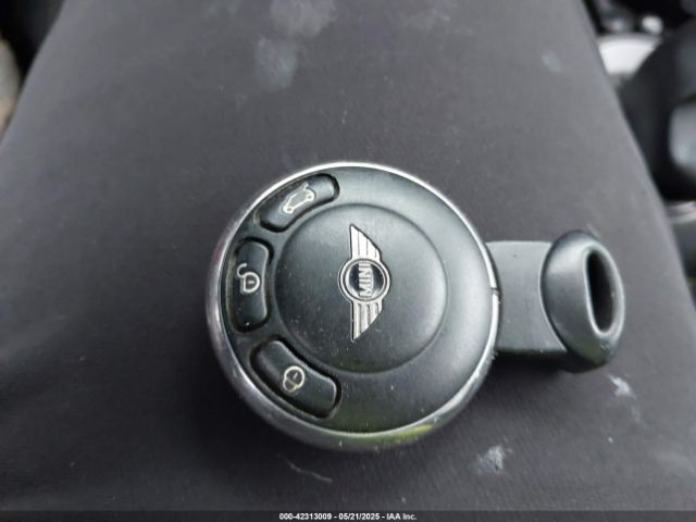 2011 MINI COOPER WMWZN3C59BTZ89447 Photo 10