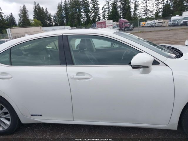 JTHBW1GG4E2043699 Lexus ES 300H